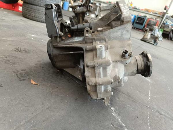 BOITE DE VITESSE MANUEL VW FOX 1.2 ESSENCE - Vue 3